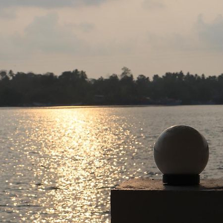 Ripples Service Villas Kollam Exteriér fotografie