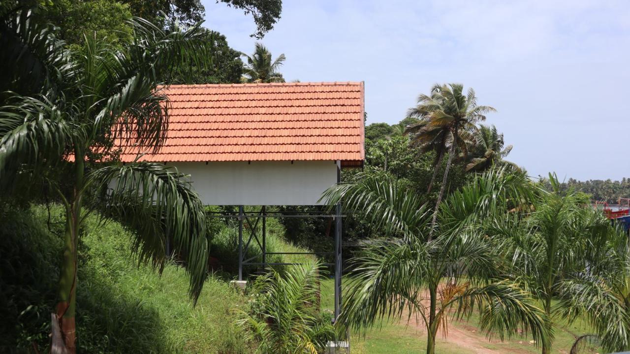 Ripples Service Villas Kollam Exteriér fotografie