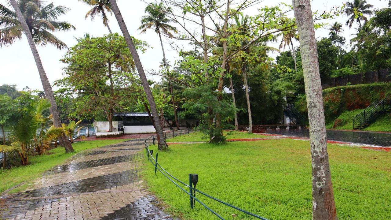 Ripples Service Villas Kollam Exteriér fotografie