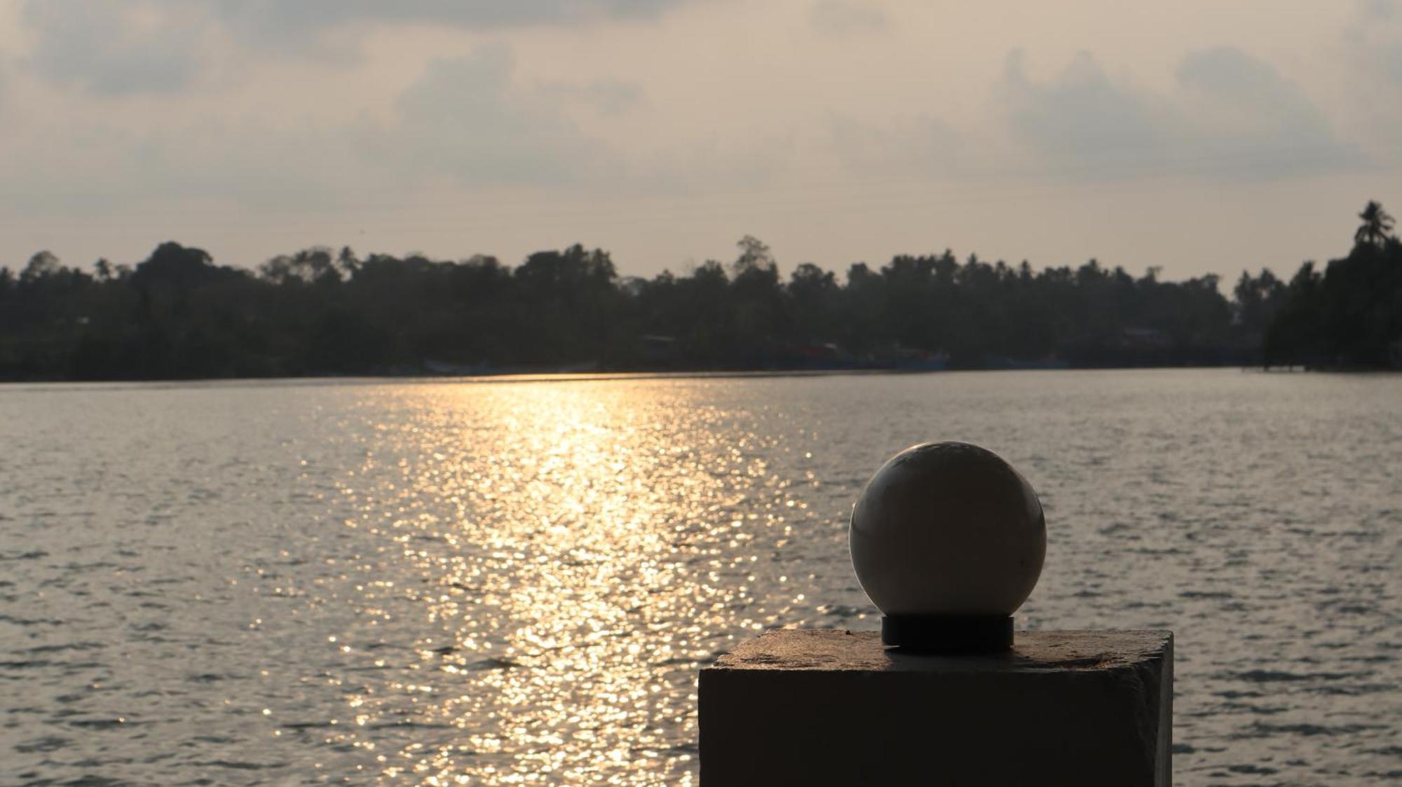 Ripples Service Villas Kollam Exteriér fotografie