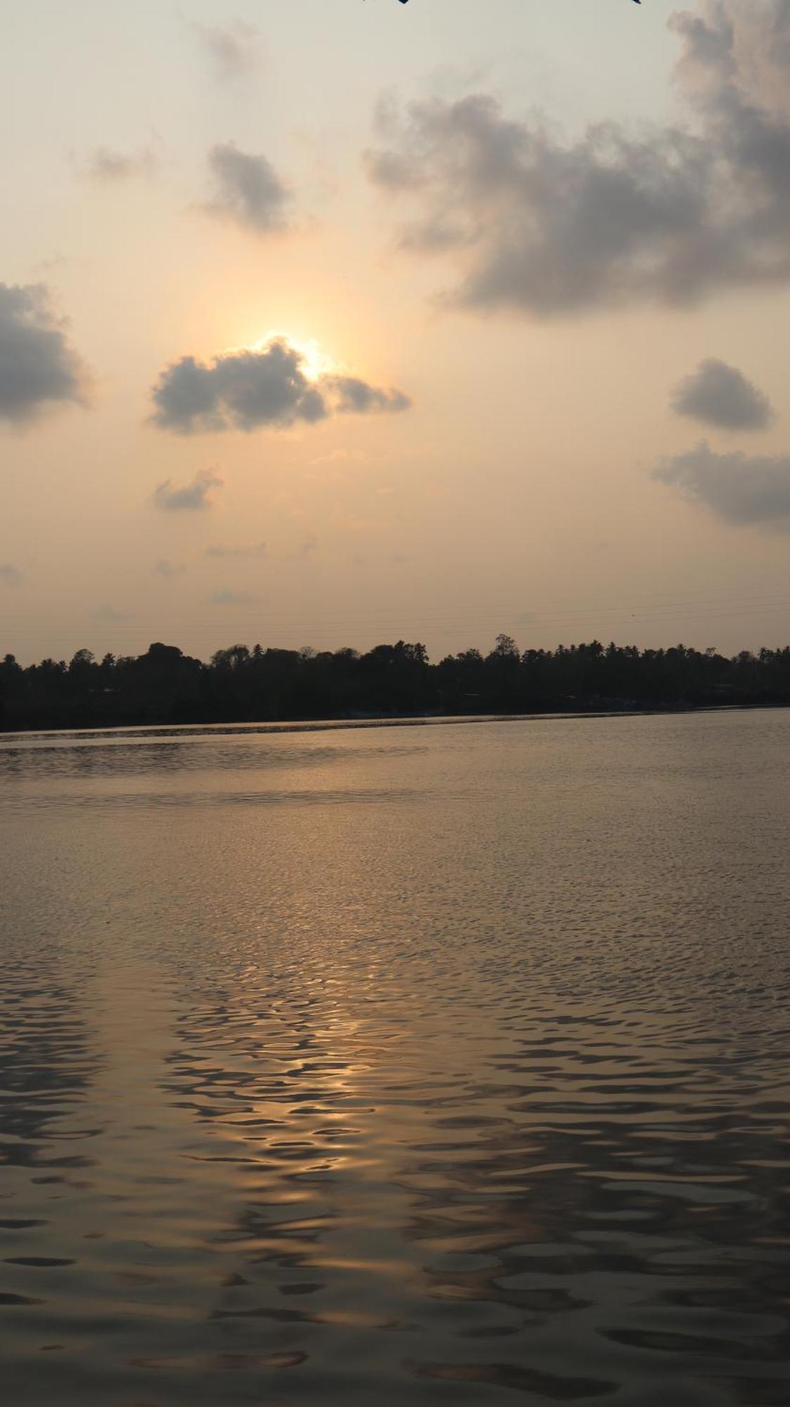 Ripples Service Villas Kollam Exteriér fotografie