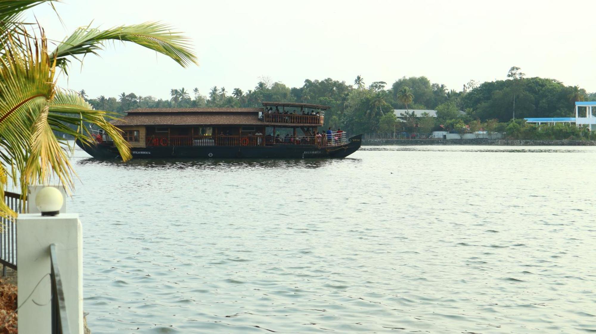 Ripples Service Villas Kollam Exteriér fotografie