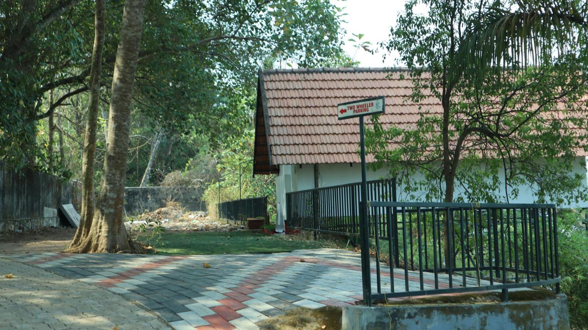 Ripples Service Villas Kollam Exteriér fotografie