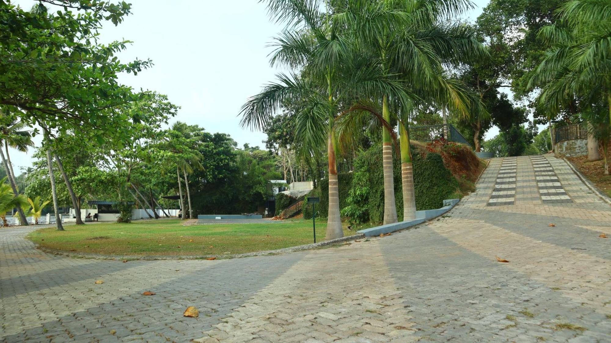 Ripples Service Villas Kollam Exteriér fotografie